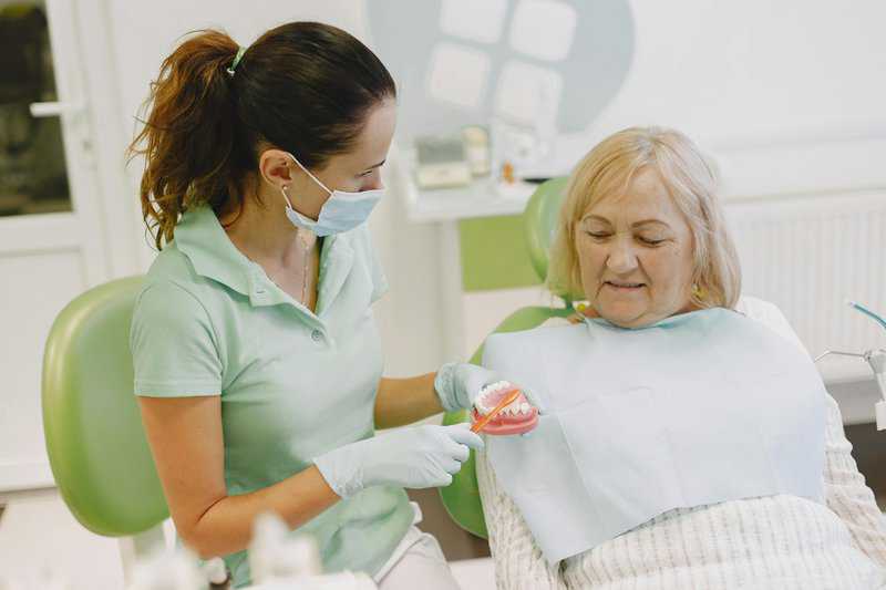 What to Expect With Dentures the First Time: A Las Vegas Dentist’s Guide